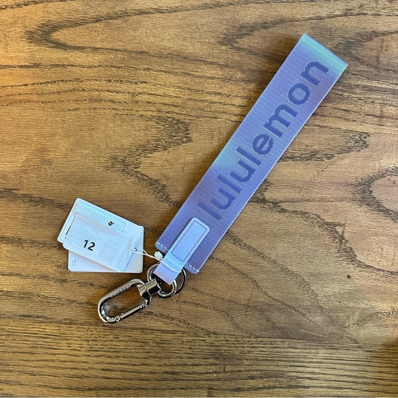 NWT Lululemon Never Lost Key Chain Lavender Frost/Galactic Cobalt - Picture 2 of 5
